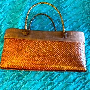 Gorgeous straw bag- mint condition!